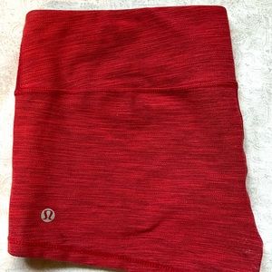 RED LULULEMON SHORTS 🌹